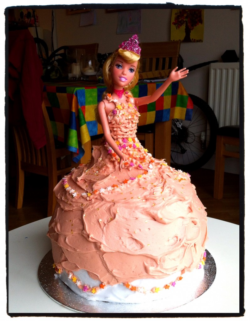 Making a princess cake from scratch can be difficult. Here's the full recipe to make a beautiful princess birthday cake